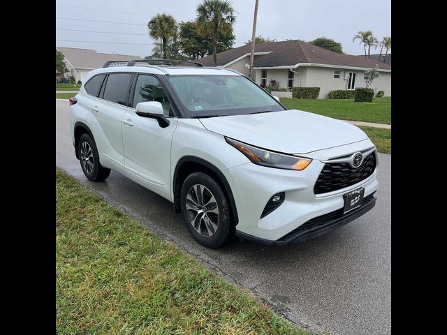 2022 Toyota Highlander XLE