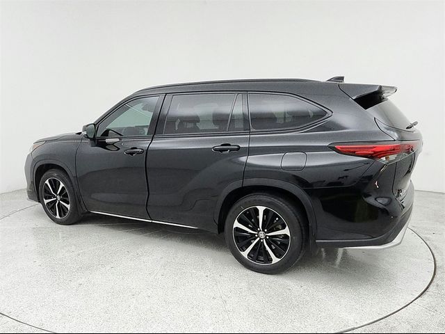 2022 Toyota Highlander XSE