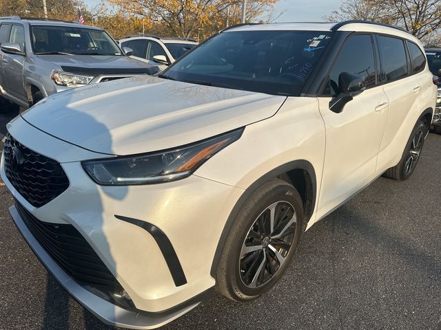 2022 Toyota Highlander XSE