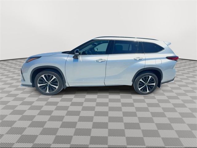 2022 Toyota Highlander XSE