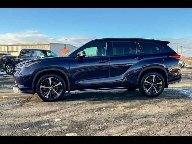 2022 Toyota Highlander XSE