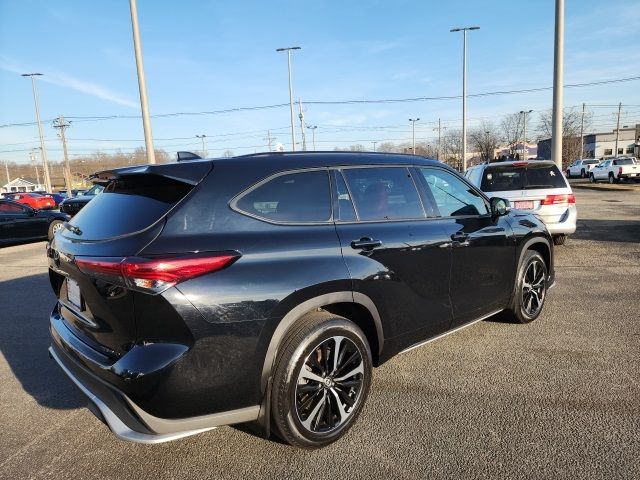 2022 Toyota Highlander XSE