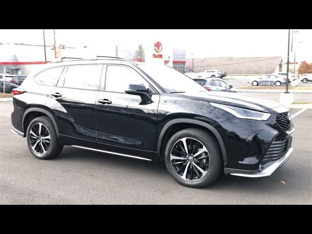 2022 Toyota Highlander XSE