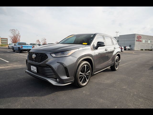 2022 Toyota Highlander XSE