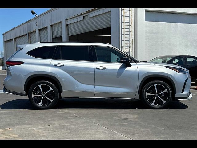 2022 Toyota Highlander XSE