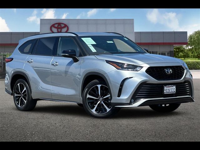 2022 Toyota Highlander XSE