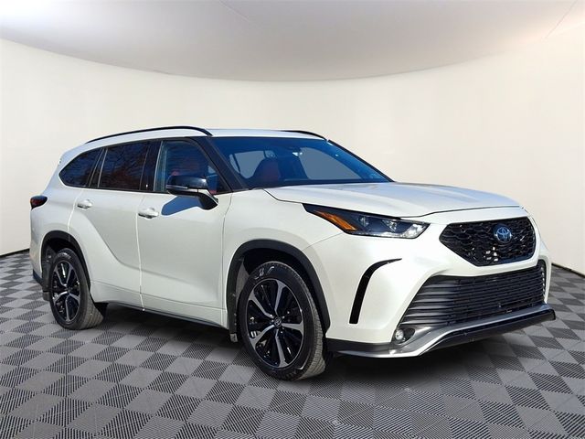 2022 Toyota Highlander XSE