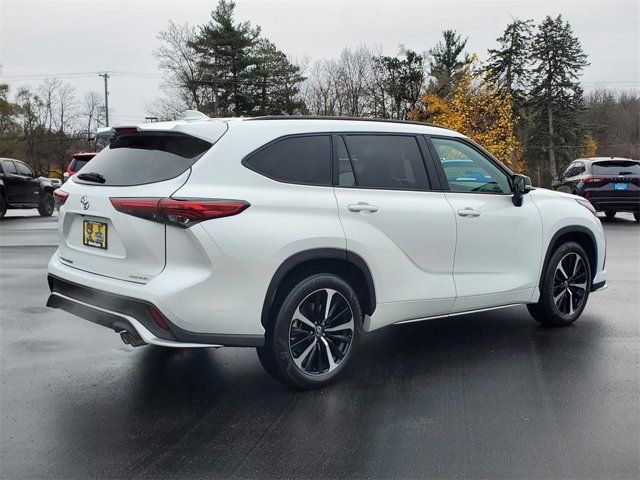 2022 Toyota Highlander XSE