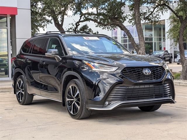 2022 Toyota Highlander XSE