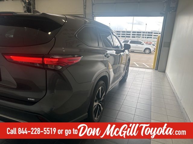 2022 Toyota Highlander XSE