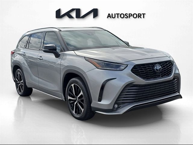 2022 Toyota Highlander XSE