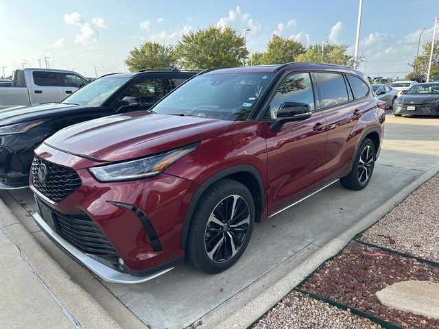 2022 Toyota Highlander XSE