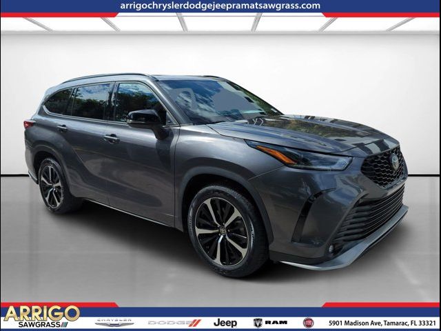 2022 Toyota Highlander XSE