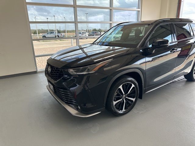 2022 Toyota Highlander XSE