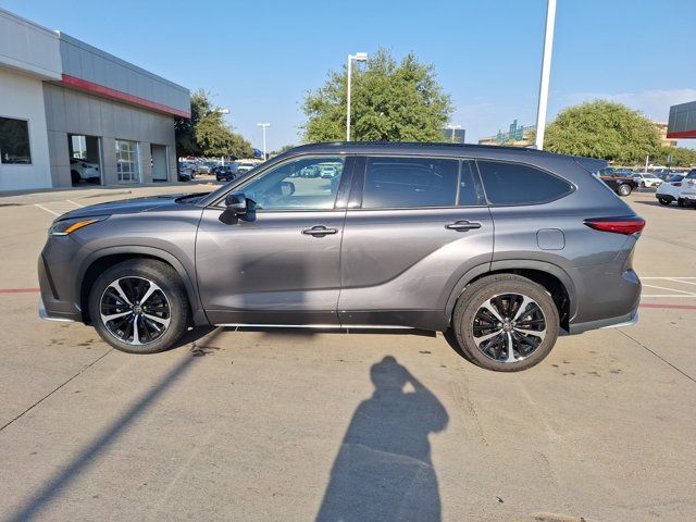 2022 Toyota Highlander XSE