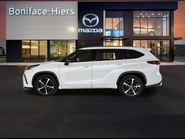 2022 Toyota Highlander XSE