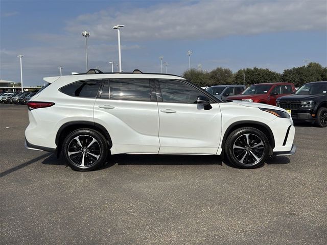 2022 Toyota Highlander XSE