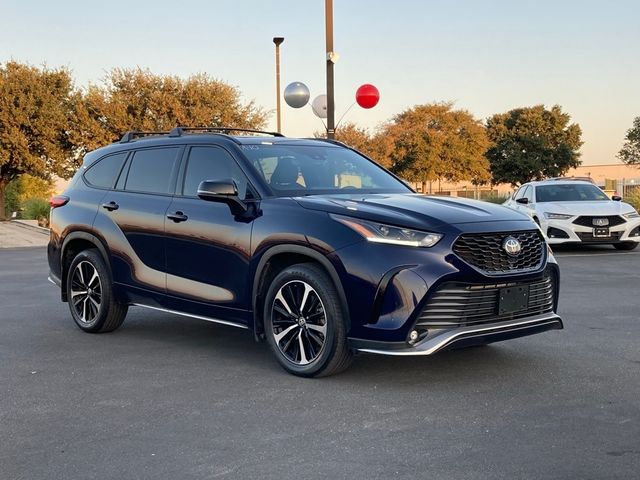 2022 Toyota Highlander XSE