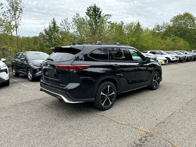 2022 Toyota Highlander XSE