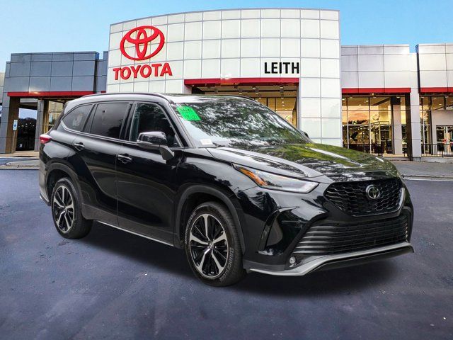 2022 Toyota Highlander XSE