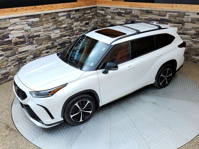 2022 Toyota Highlander XSE