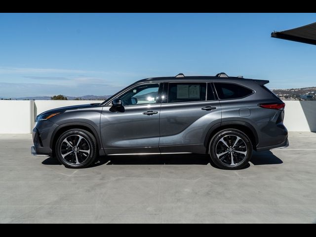 2022 Toyota Highlander XSE