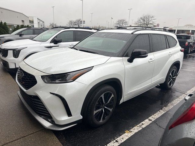 2022 Toyota Highlander XSE