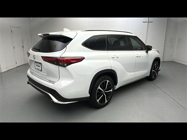 2022 Toyota Highlander XSE