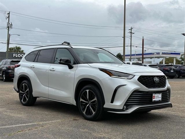 2022 Toyota Highlander XSE