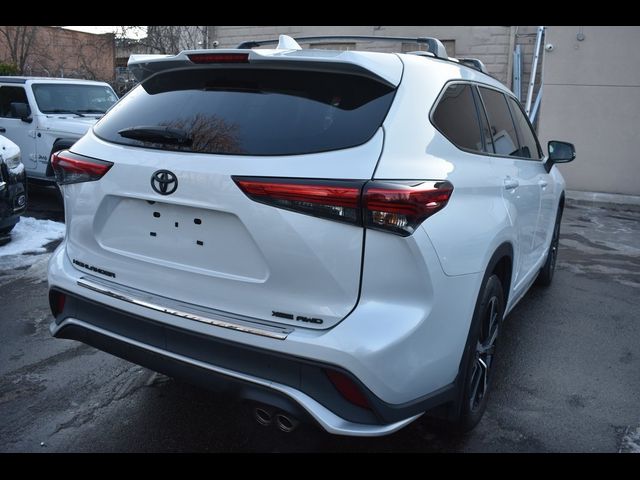 2022 Toyota Highlander XSE