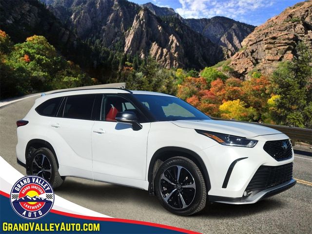 2022 Toyota Highlander XSE
