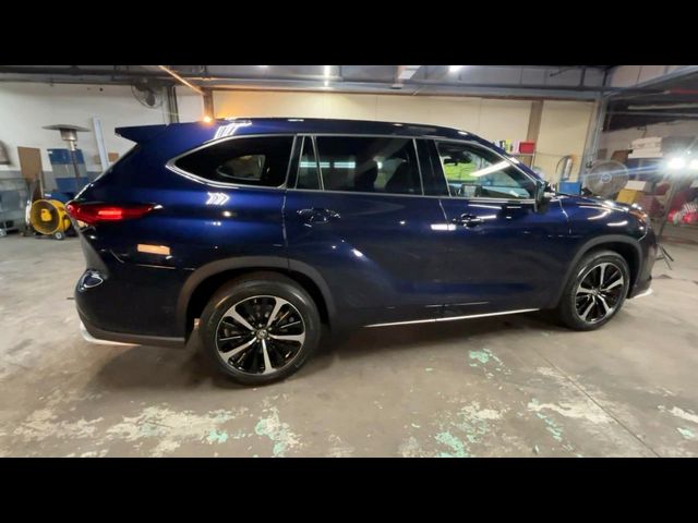 2022 Toyota Highlander XSE