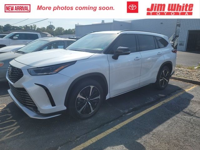 2022 Toyota Highlander XSE