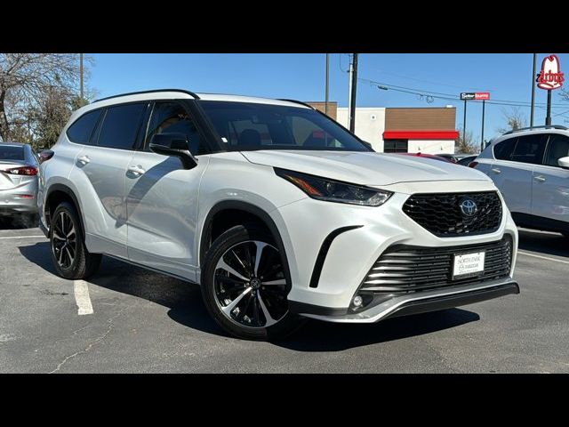 2022 Toyota Highlander XSE