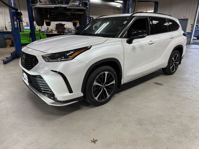 2022 Toyota Highlander XSE