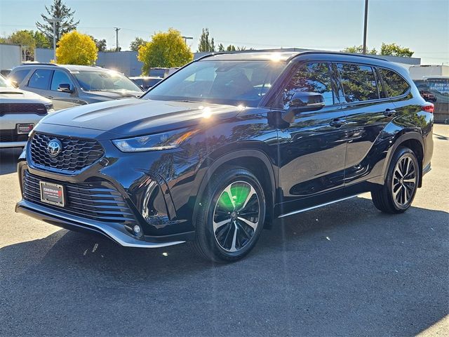 2022 Toyota Highlander XSE