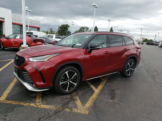 2022 Toyota Highlander XSE