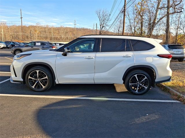 2022 Toyota Highlander XSE