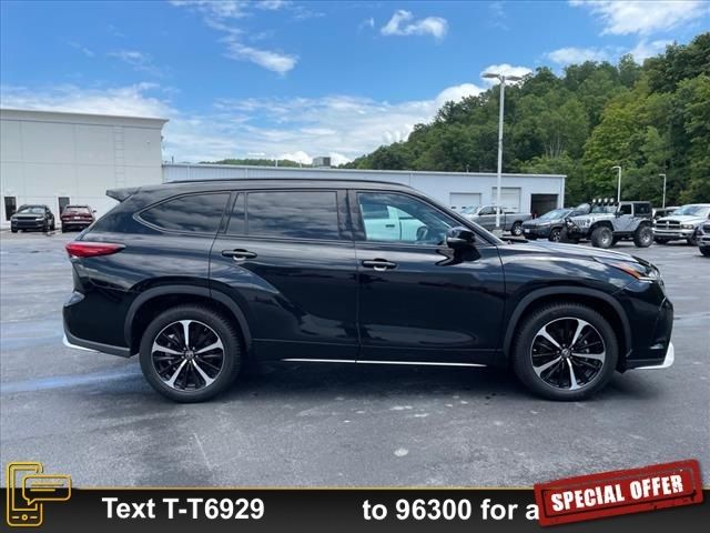 2022 Toyota Highlander XSE