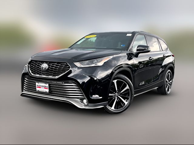 2022 Toyota Highlander XSE