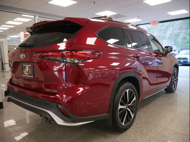 2022 Toyota Highlander XSE