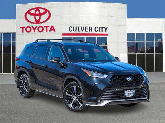 2022 Toyota Highlander XSE