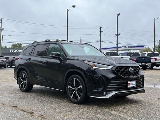 2022 Toyota Highlander XSE