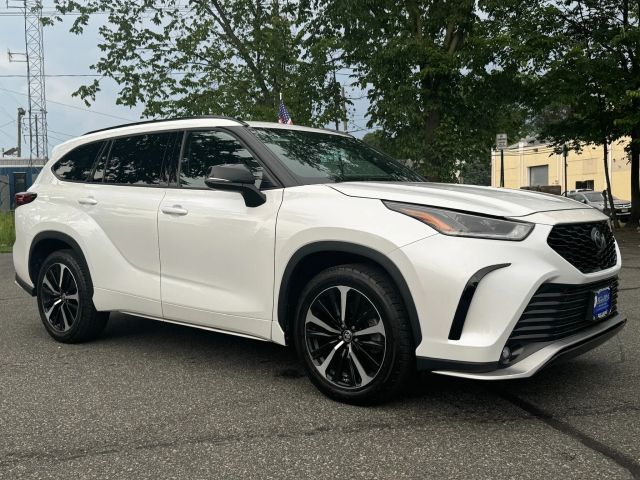 2022 Toyota Highlander XSE
