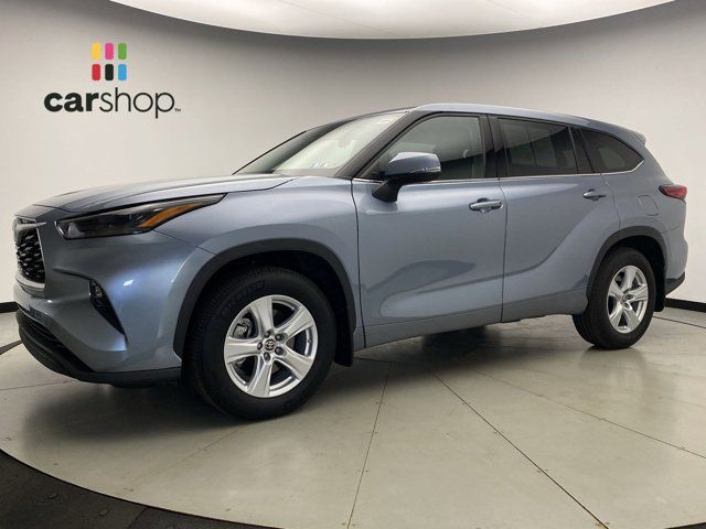 2022 Toyota Highlander LE