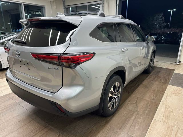 2022 Toyota Highlander Hybrid XLE