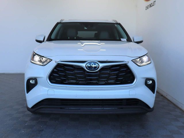 2022 Toyota Highlander Hybrid XLE Bronze