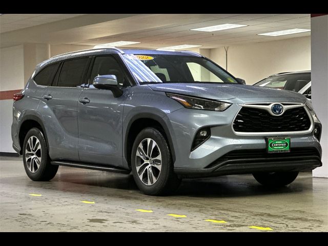 2022 Toyota Highlander Hybrid XLE