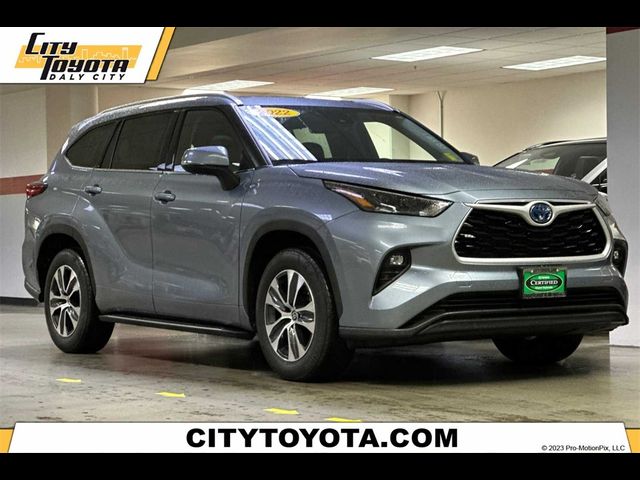 2022 Toyota Highlander Hybrid XLE