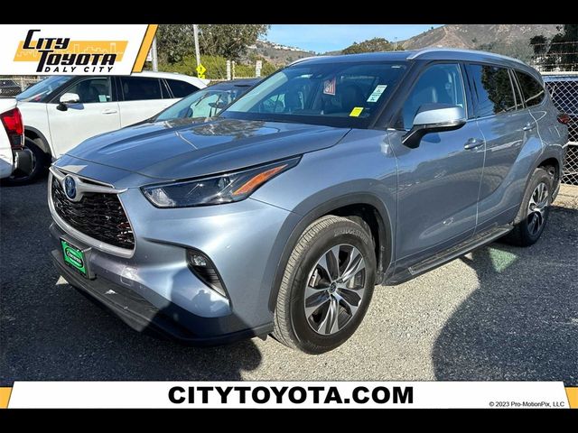 2022 Toyota Highlander Hybrid XLE